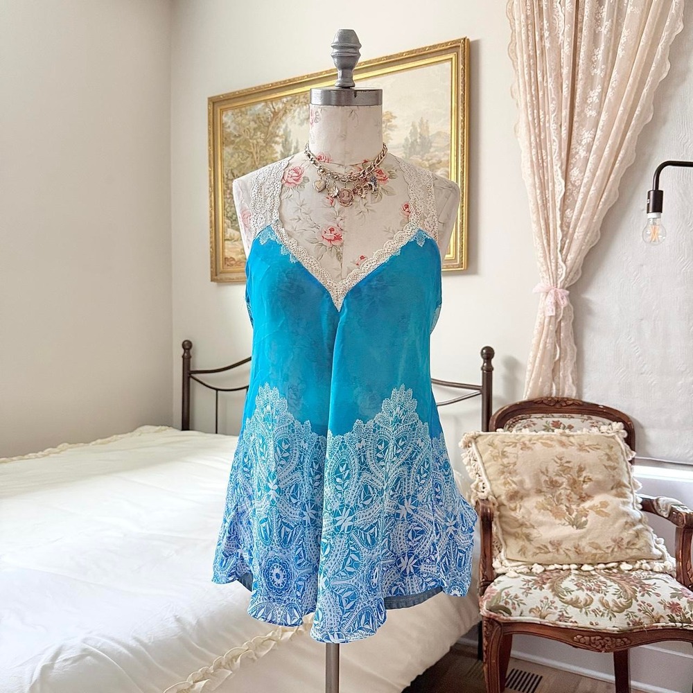 Blue Lace Babydoll Top  Modern In Bloom size large blue flowy babydoll top